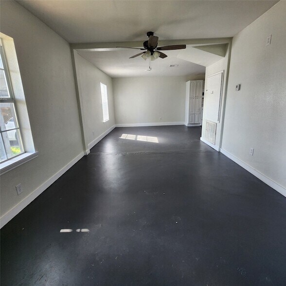 Building Photo - 4710 Pelican