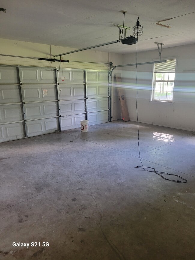 Building Photo - 739 Mockingbird Dr