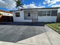 Building Photo - 3315 SW 91 Ave