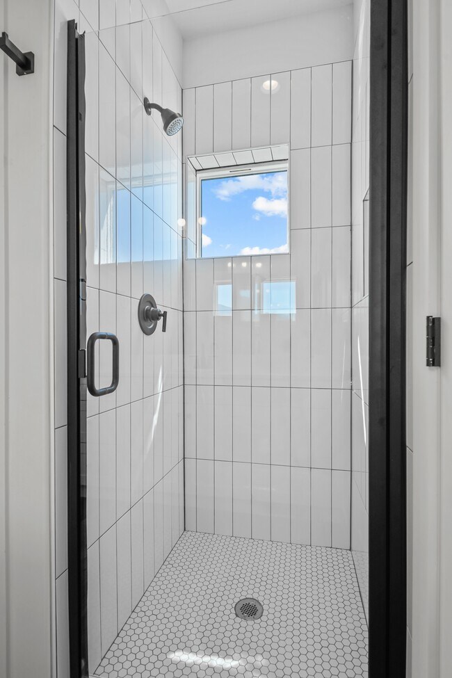 Building Photo - 489 W 1760 N