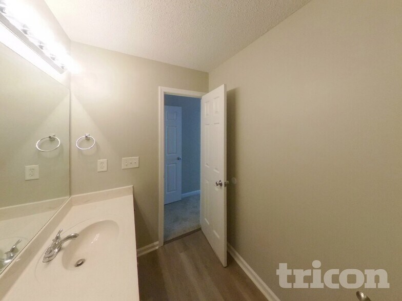 Building Photo - 6358 Olmadison Pl