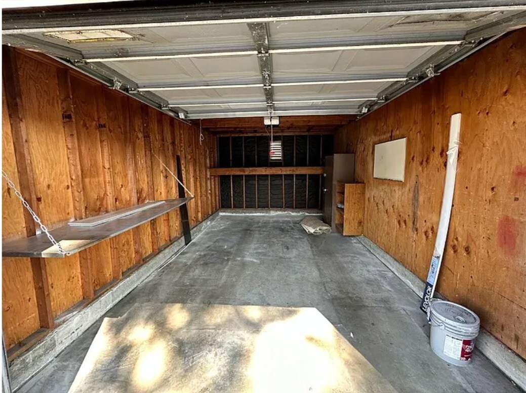 Garage - 870 S Rancho Santa Fe Rd