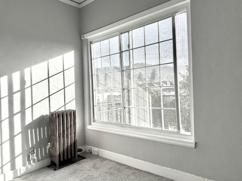 Building Photo - 2818 Telegraph Ave