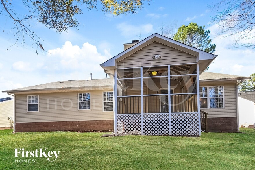 Building Photo - 1347 Brompton Ln