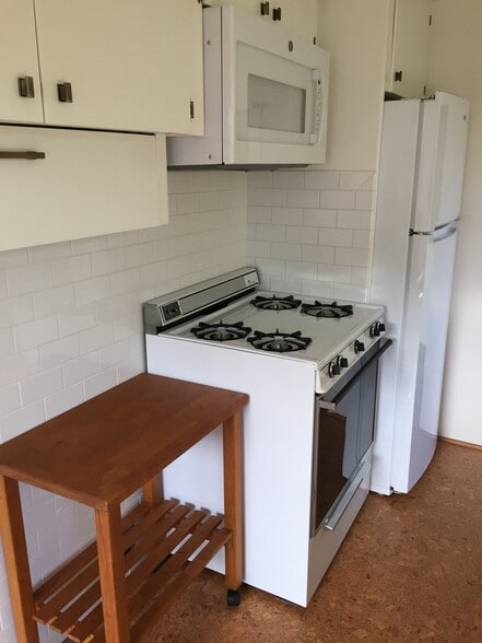 Building Photo - 4070 NE 8th Ave