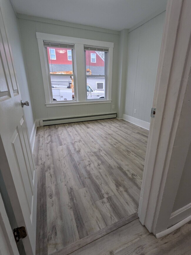 Building Photo - 23 Middle St