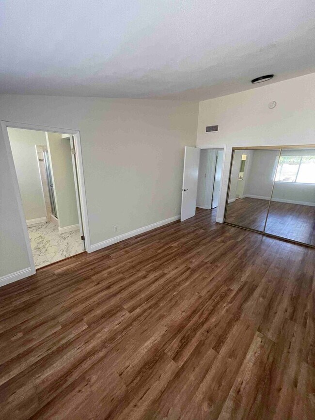 Building Photo - BEAUTIFULLY REMODELED GRANADA HILLS HOME!