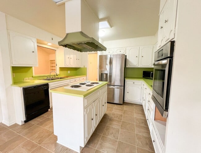 Building Photo - 11103 Whisper Hollow