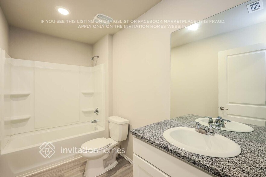 Building Photo - 13435 Ashworth Blvd