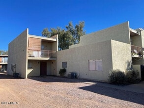 Building Photo - 2802 E Monte Cristo Ave