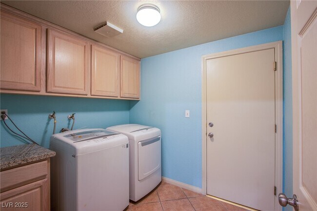 Building Photo - 5086 Mt Pleasant Ln