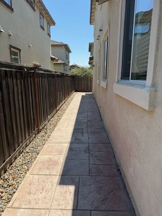 Building Photo - Wonderful North Village home with no rear ...
