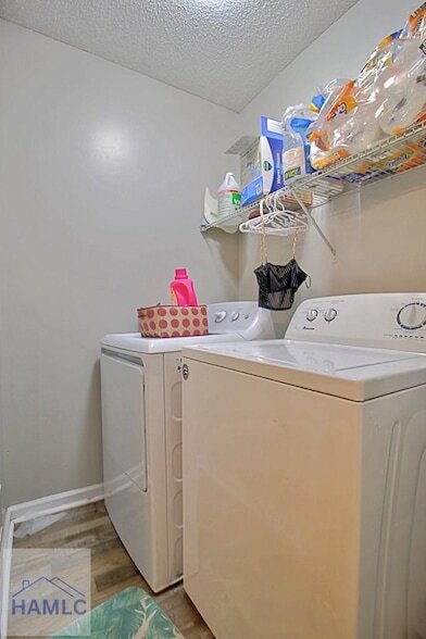 Building Photo - 1567 Pendleton Dr