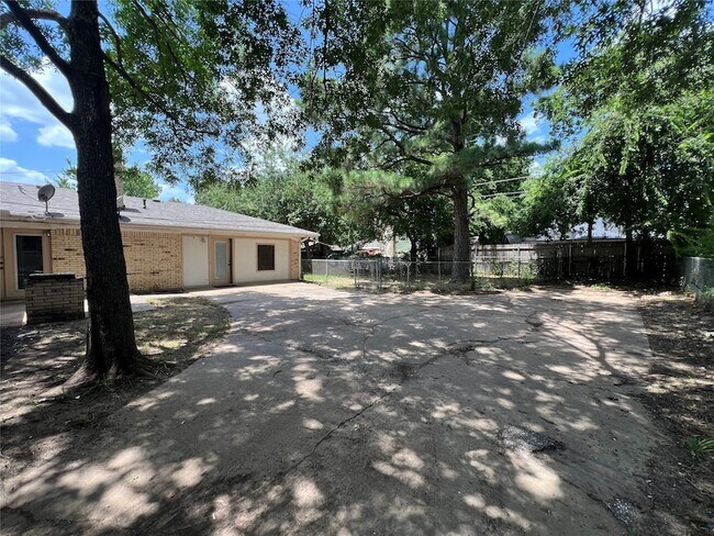 Building Photo - 513 Stewart Ln