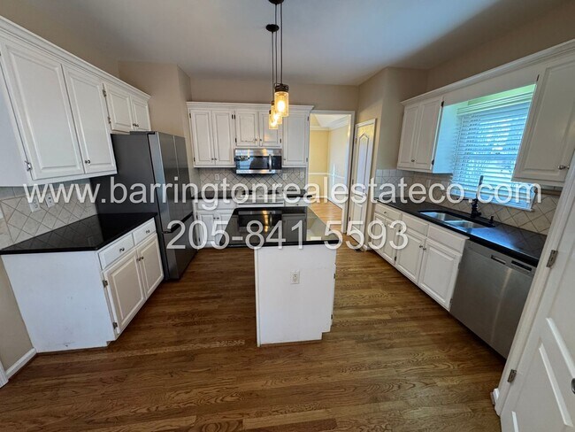 Building Photo - Hoover