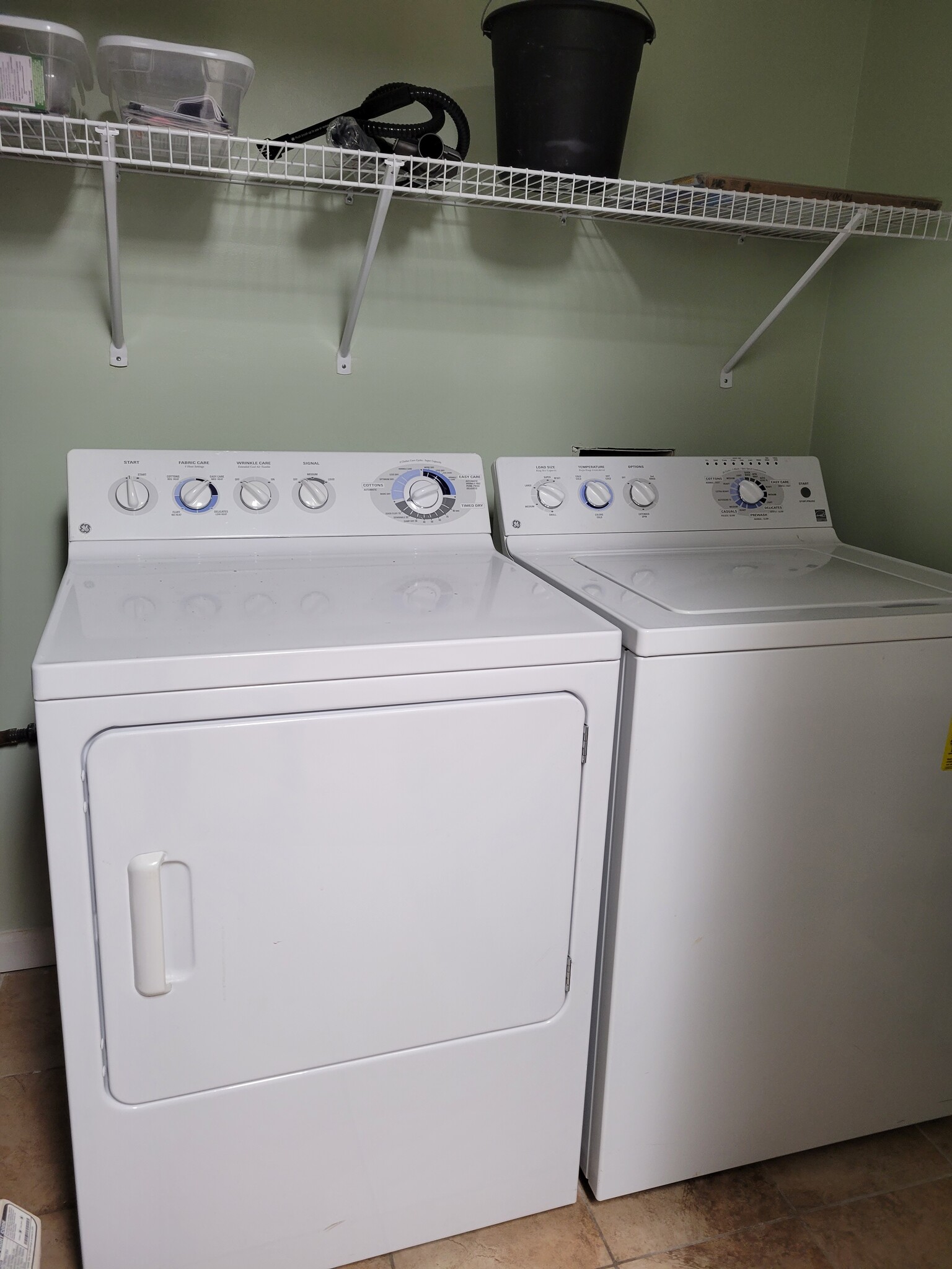 In unit washer and dryer, free to use. - 435 Haltiwanger Rd