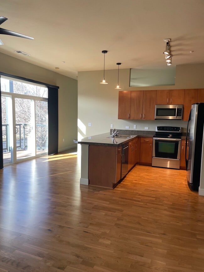 Building Photo - 5401 S Park Terrace Ave