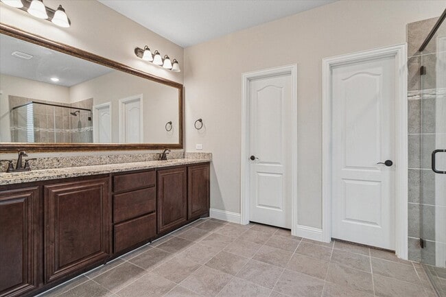 Building Photo - 1702 Veneto Dr