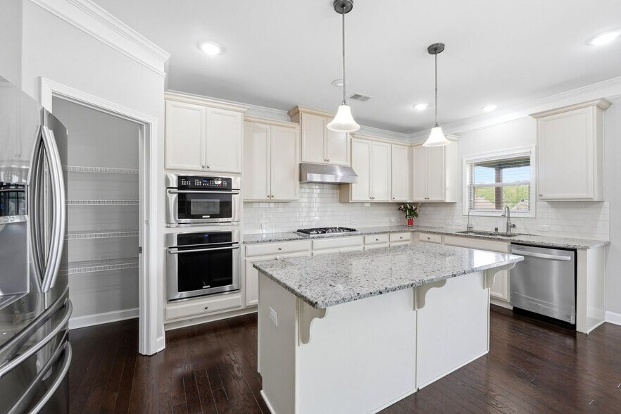 Building Photo - 304 Cochin Dr