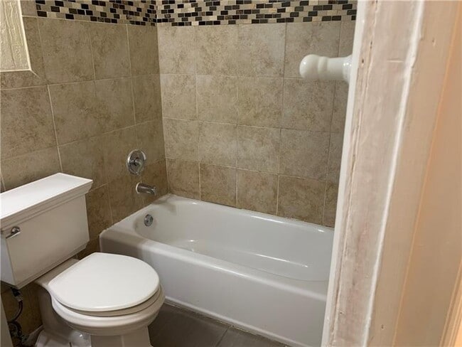 Building Photo - 2701 NW 21st St