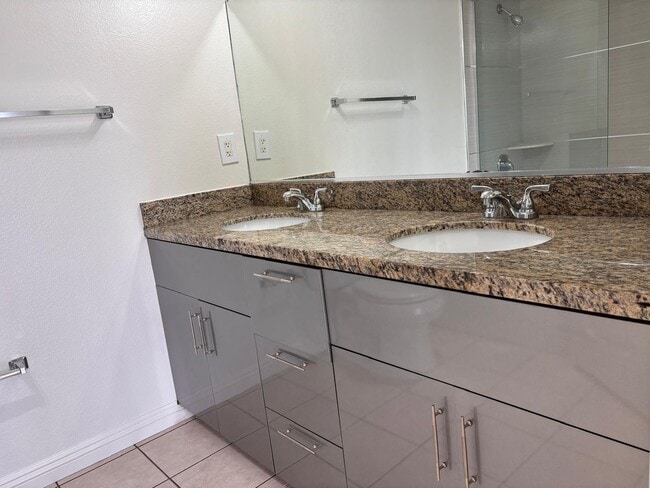 Building Photo - Welcome to 955 Figueroa Terrace.