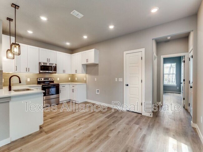 Building Photo - 3632 Frazier Ct