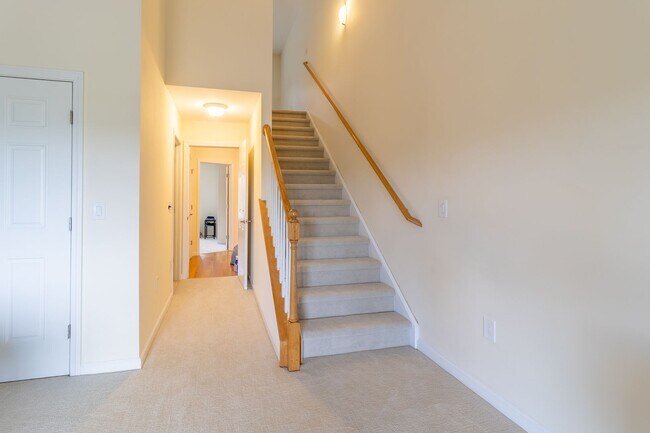 Building Photo - Spacious Luxury Multi Level, 2 Bedroom Condo
