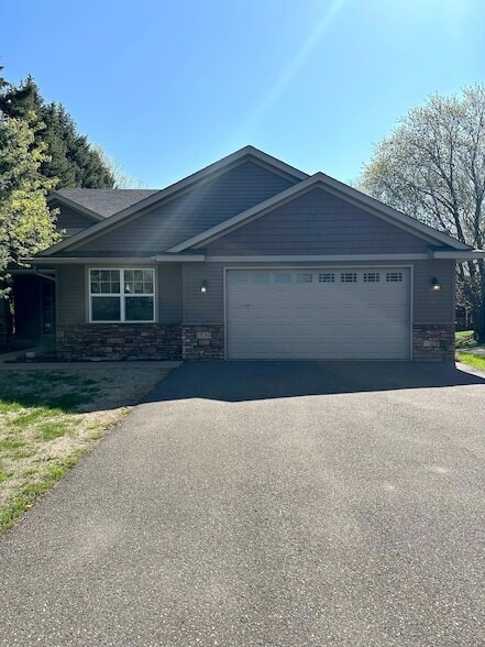 Building Photo - 1539 Hydram Ave N