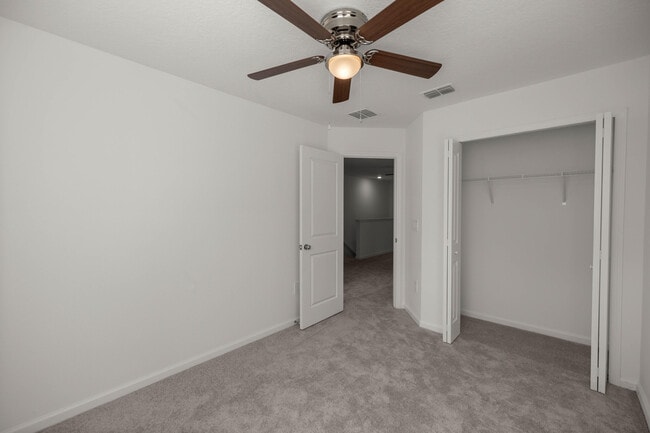 Building Photo - 3529 SE 37th Ct
