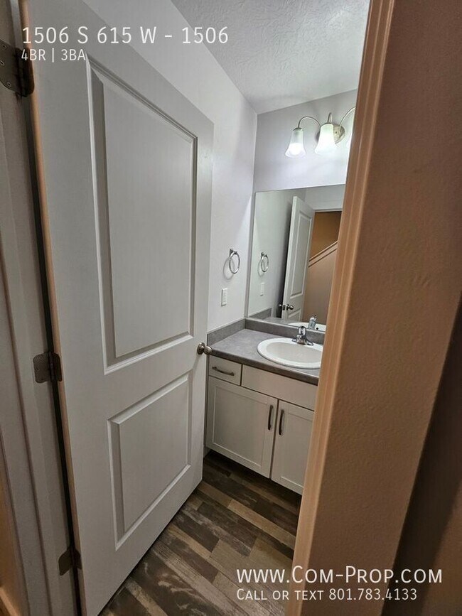 Building Photo - 1506 615 W