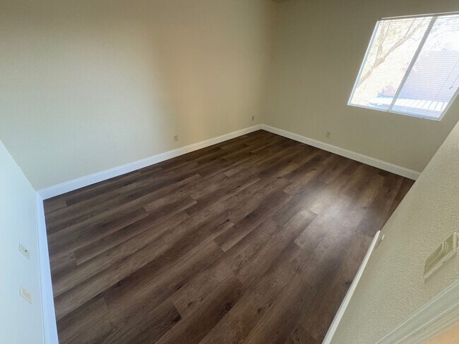 Building Photo - 4921 Indian River Dr