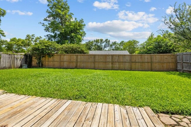 Building Photo - 15718 Sea Lark Rd