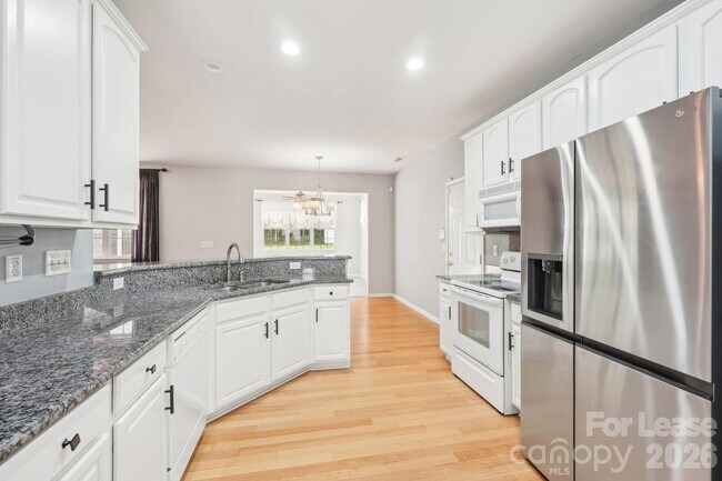 Building Photo - 14417 Laurel Tree Ln