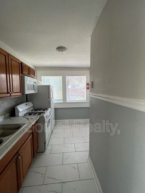 Building Photo - 2607 Columbus St