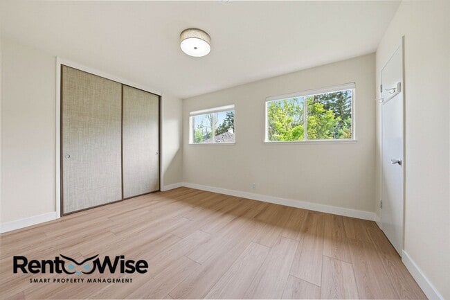 Building Photo - 569 Addison Ave