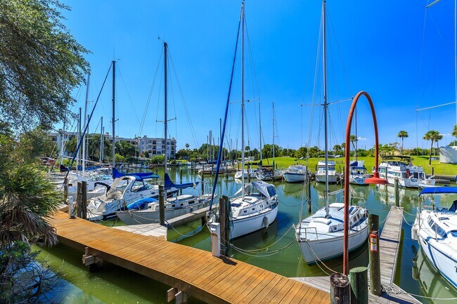 Building Photo - 1302 Marina Bay Dr