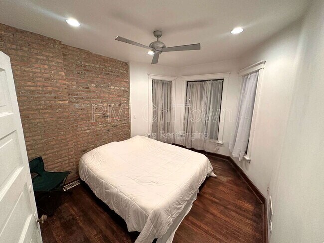 Building Photo - 1114 E 62nd St