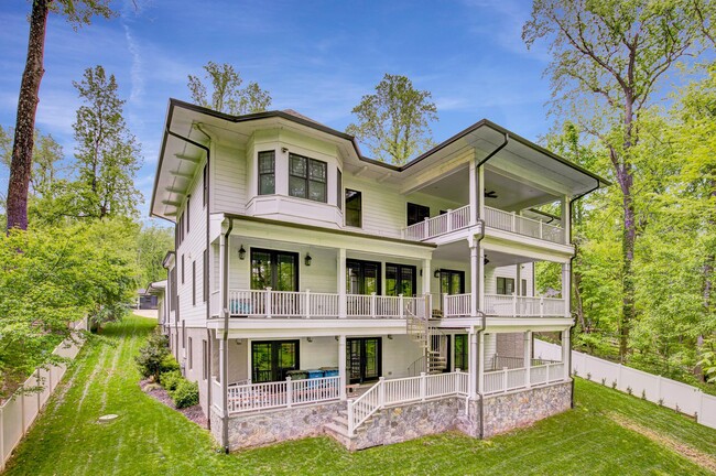 Building Photo - 7004 River Oaks Dr