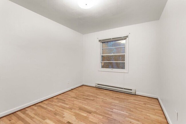 Building Photo - 6614 E Burnside St