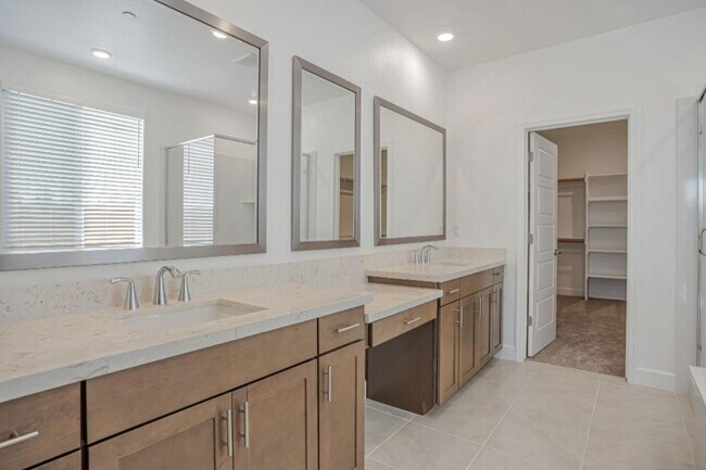 Building Photo - 2064 Baker Ct