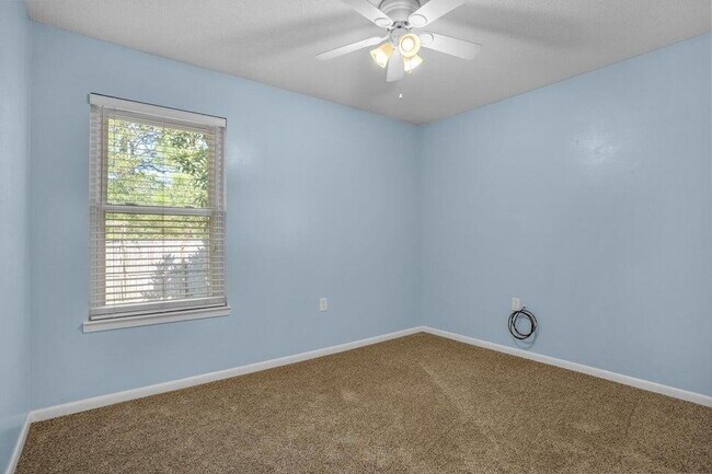 Building Photo - "Charming 3-Bedroom home in Valparaiso wit...