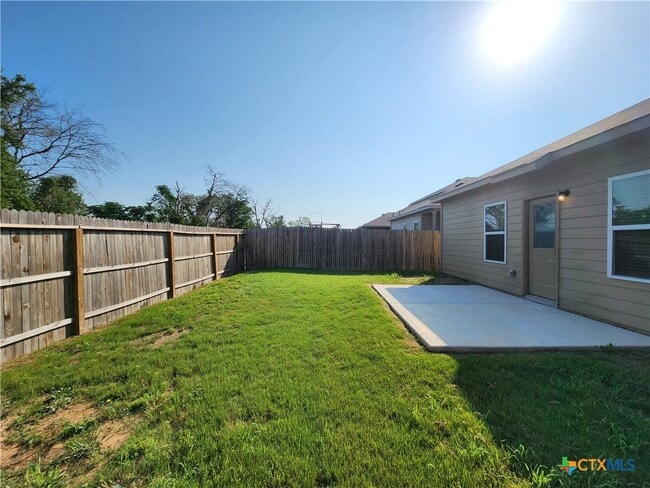 Building Photo - 621 Jennifer Cv