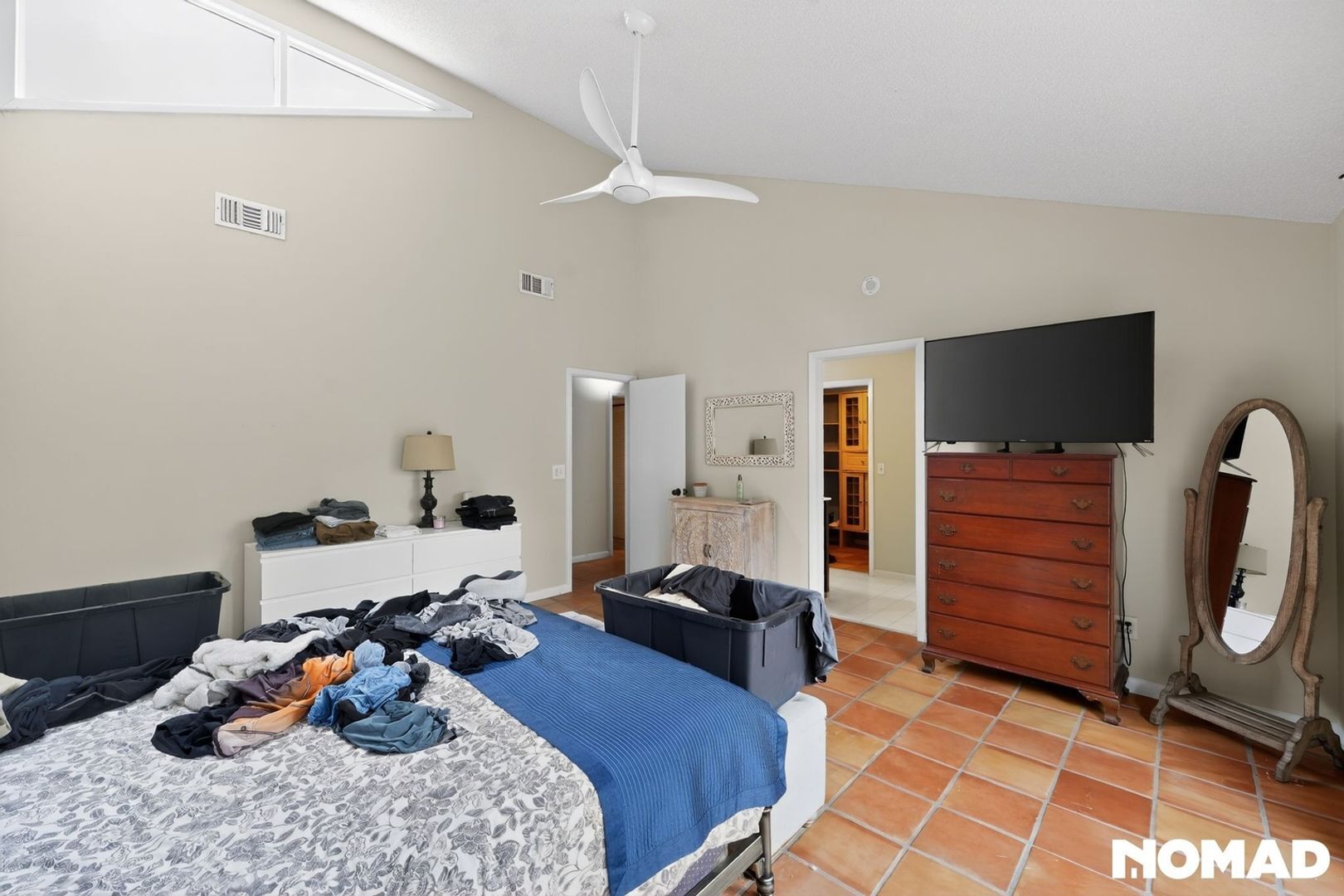 Building Photo - 5314 Oak Bay Dr E