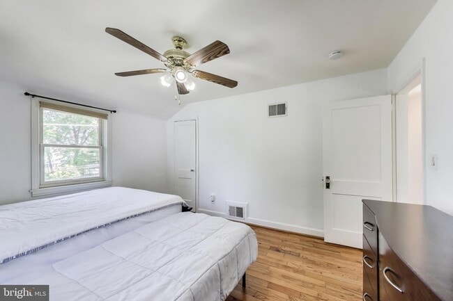 Building Photo - 4600 Jones Bridge Rd