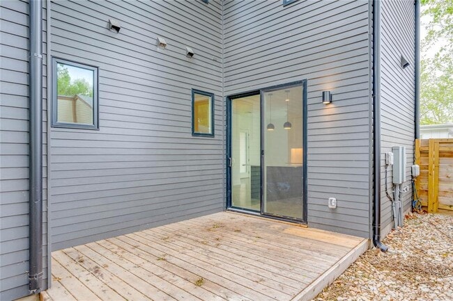 Building Photo - 1206 Justin Ln