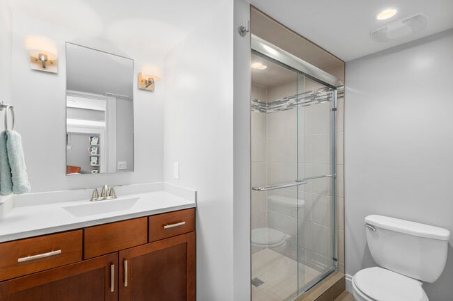 Building Photo - 5504 Itaska St