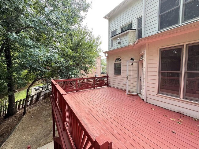 Building Photo - 1875 Briergate Dr