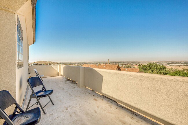 Building Photo - 1627 Brillo Del Sol Ct