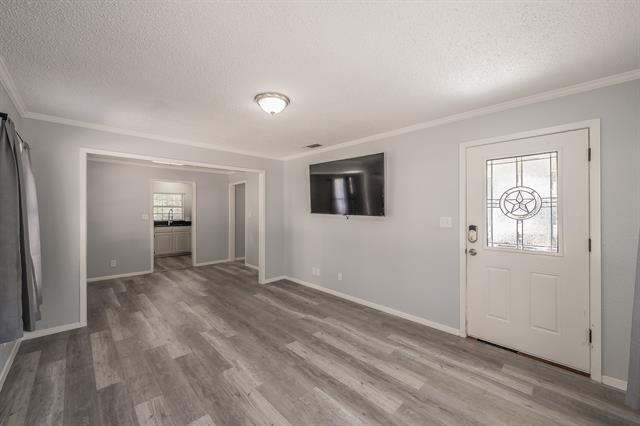 Building Photo - 1009 S Waco St