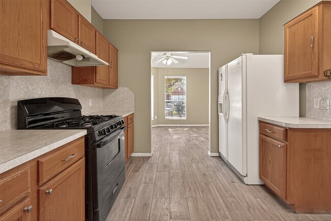 Building Photo - 19434 Brook Village Rd